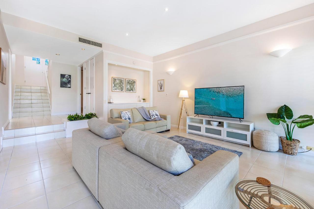 Sunshine Villa @ Sanctuary Cove Hope Island Екстериор снимка